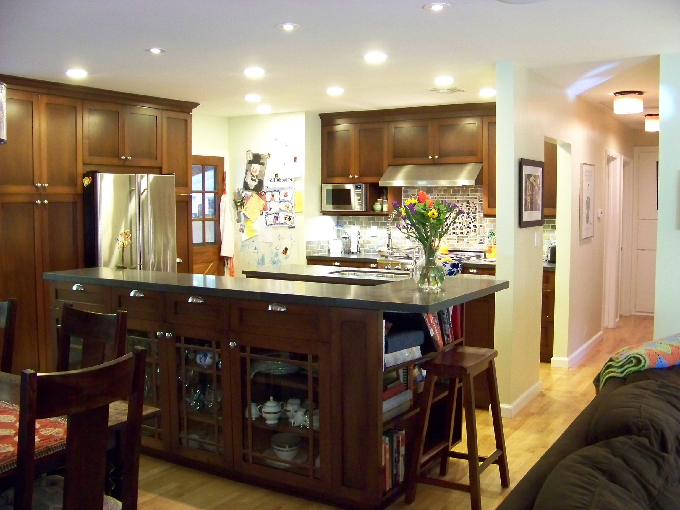 ViewintoKitchen_SD